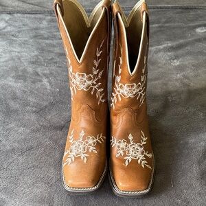 Ariat Tan Floral Embroidered Boots